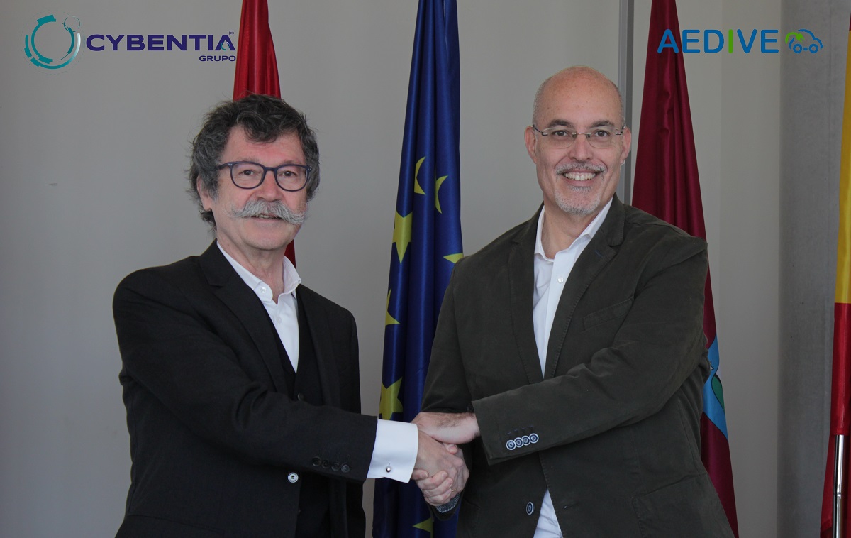 Imagen firma del acuerdo entre CYBENTIA y AEDIVE